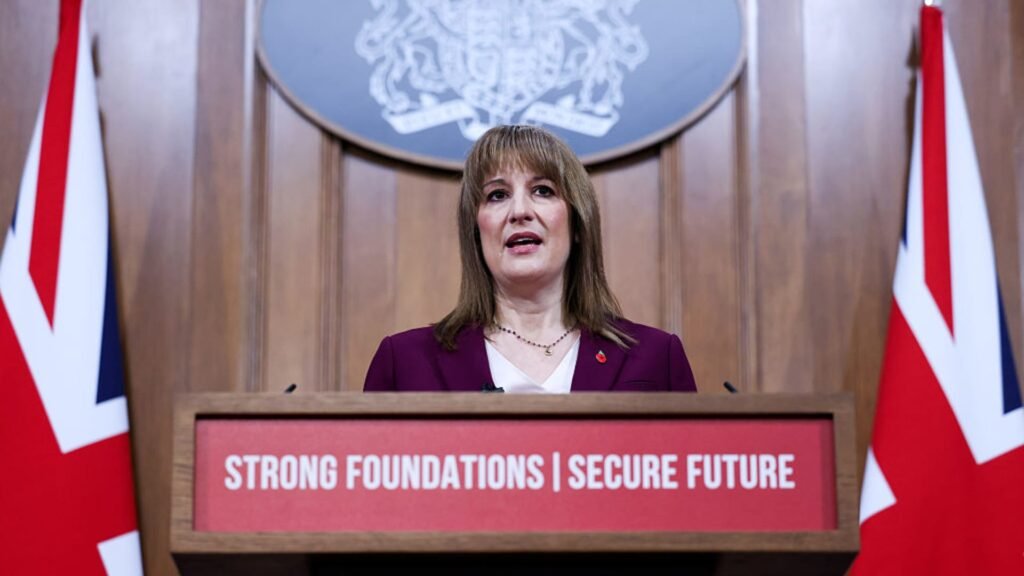 UK Borrowing Costs Surge and Stock Markets Decline Amid Budget