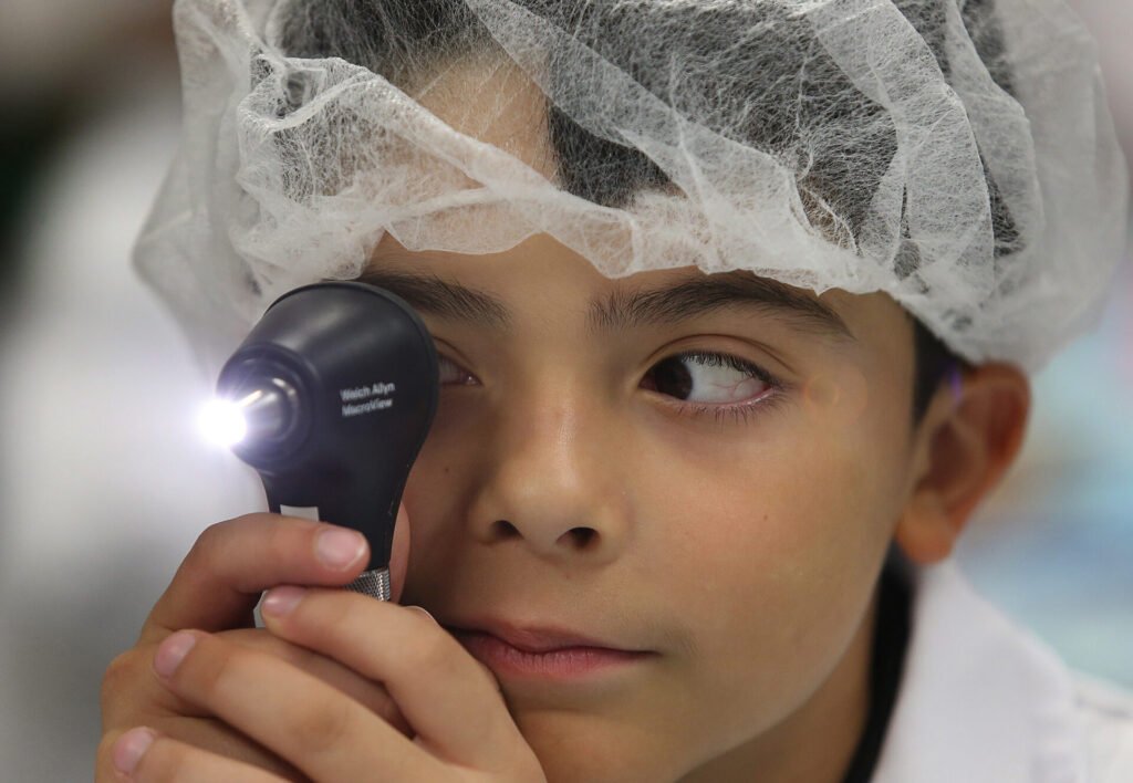 Edinburgh Fourth Graders Experience a Day as Physician Assistants