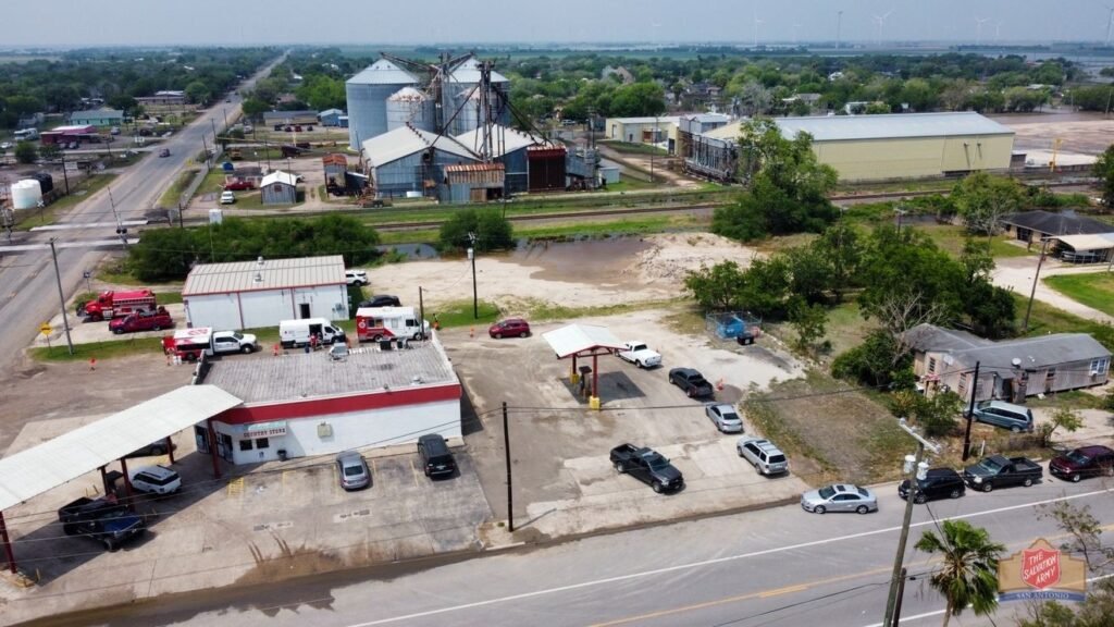 Local Volunteers Rally for Flood Recovery in Rio Grande Valley Local Volunteers Rally for Flood Recovery in Rio Grande Valley