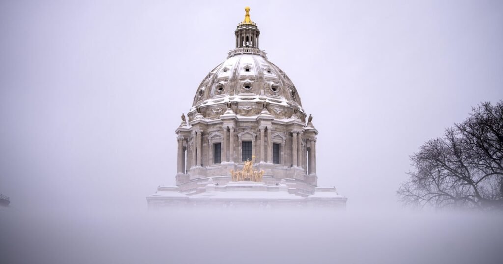 Travel Warnings Lift as Southern Minnesota Snowstorm Ends Travel Warnings Lift as Southern Minnesota Snowstorm Ends