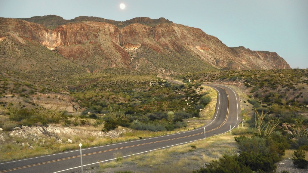 Write a new simple attractive title based on the title from Trump’s wall meets Texas’ biggest national park – Chicago Tribune and dont use quote marks Write a new simple attractive title based on the title